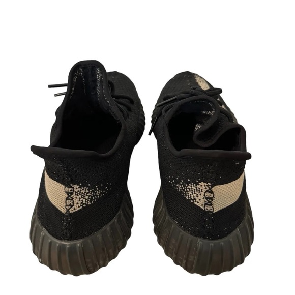 Men’s size 12 - adidas YEEZY boost 350 v2 Low Oreo GREAT CONDITION - Picture 5 of 7